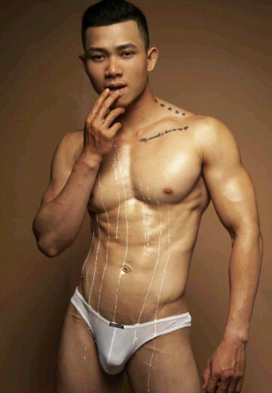 หนุ่มหล่อขึ้นปก 955.5