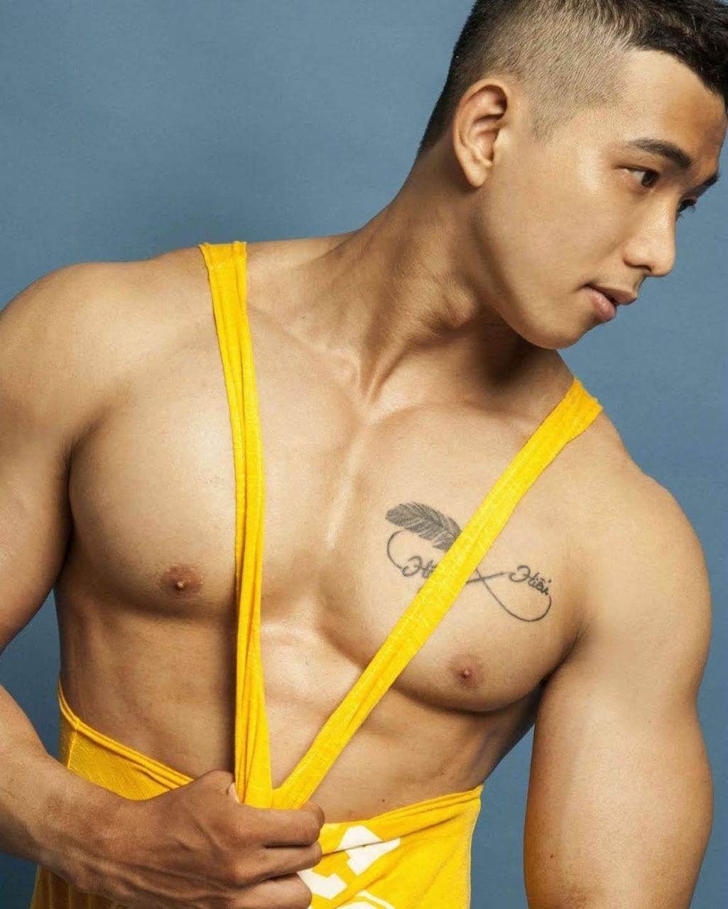 หนุ่มหล่อขึ้นปก 956.5