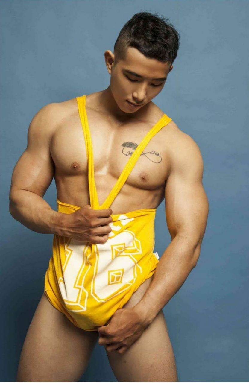 หนุ่มหล่อขึ้นปก 956.5