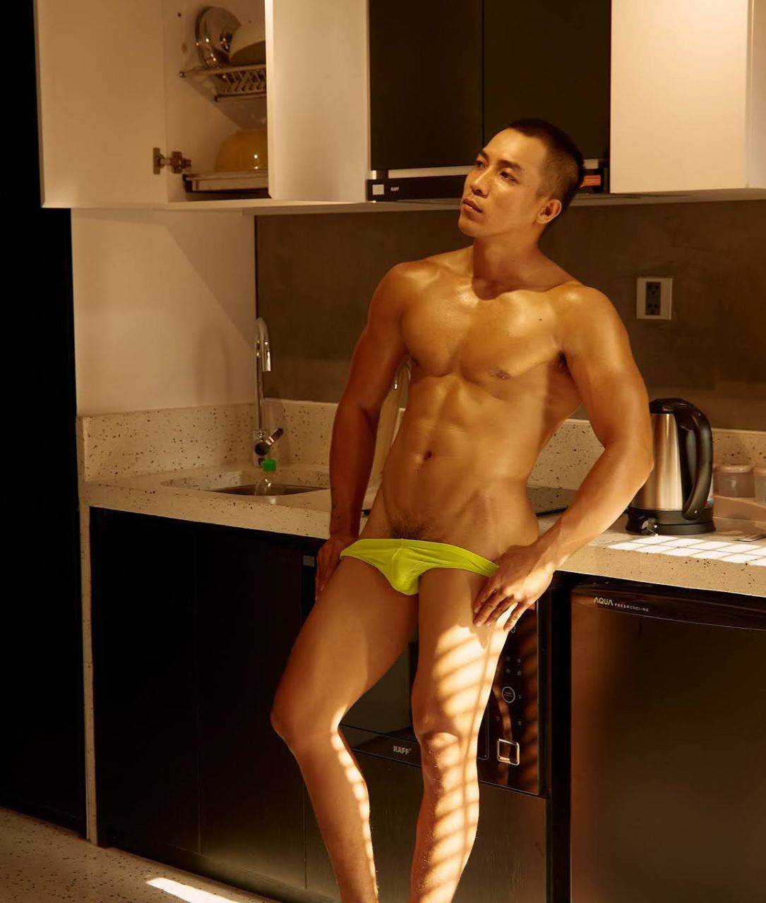 หนุ่มหล่อขึ้นปก 960.3