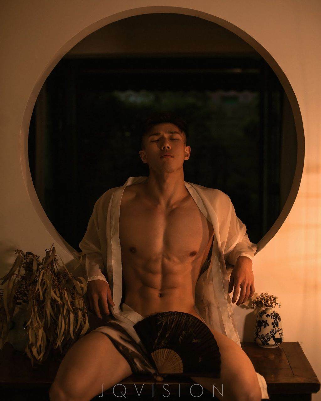 หนุ่มหล่อขึ้นปก 961.3
