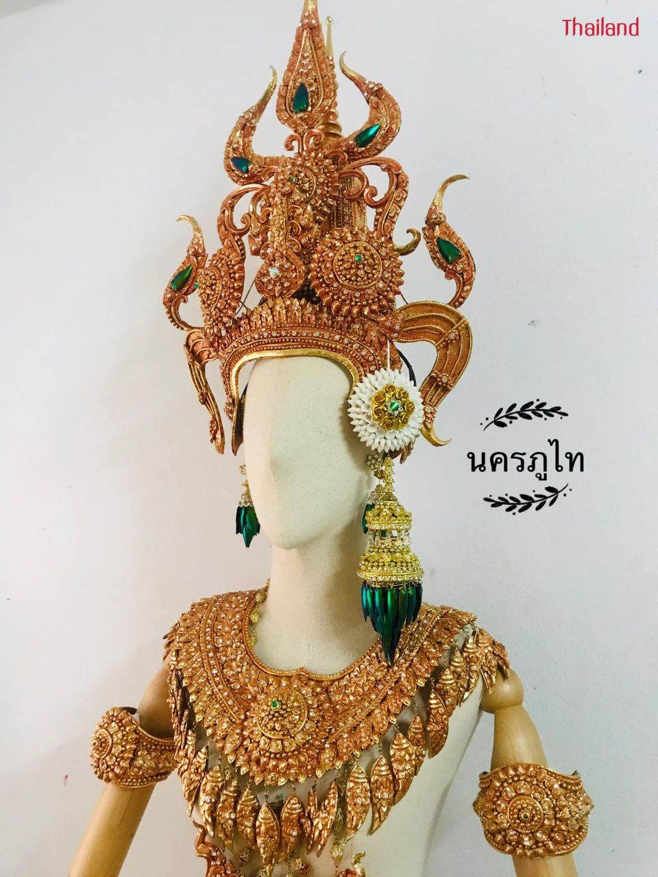 THAI APSARA CROWN | Thailand ðđð | āļĻāļīāļĢāļēāļ āļĢāļāđāļāļēāļāļāļąāļāļŠāļĢ
