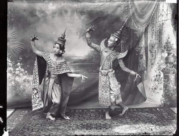 THAILAND 🇹🇭 | Thai dance: ภาพถ่ายท่ารำแม่บทใหญ่ในเครื่องทรงตัวพระ-นาง ตามจารีตสมัยรัชกาลที่ ๖