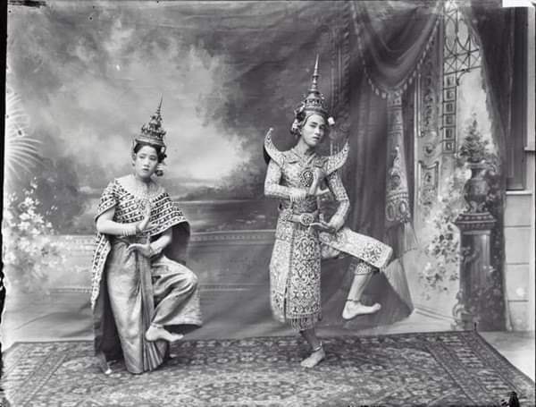 THAILAND 🇹🇭 | Thai dance: ภาพถ่ายท่ารำแม่บทใหญ่ในเครื่องทรงตัวพระ-นาง ตามจารีตสมัยรัชกาลที่ ๖