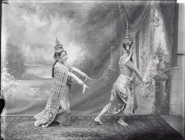 THAILAND 🇹🇭 | Thai dance: ภาพถ่ายท่ารำแม่บทใหญ่ในเครื่องทรงตัวพระ-นาง ตามจารีตสมัยรัชกาลที่ ๖