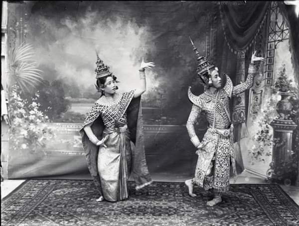THAILAND 🇹🇭 | Thai dance: ภาพถ่ายท่ารำแม่บทใหญ่ในเครื่องทรงตัวพระ-นาง ตามจารีตสมัยรัชกาลที่ ๖