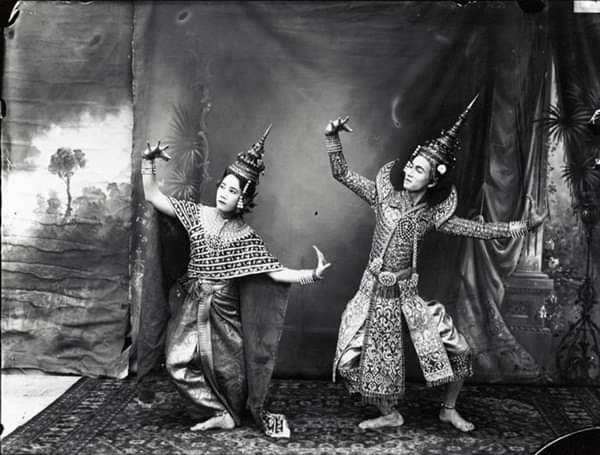 THAILAND 🇹🇭 | Thai dance: ภาพถ่ายท่ารำแม่บทใหญ่ในเครื่องทรงตัวพระ-นาง ตามจารีตสมัยรัชกาลที่ ๖
