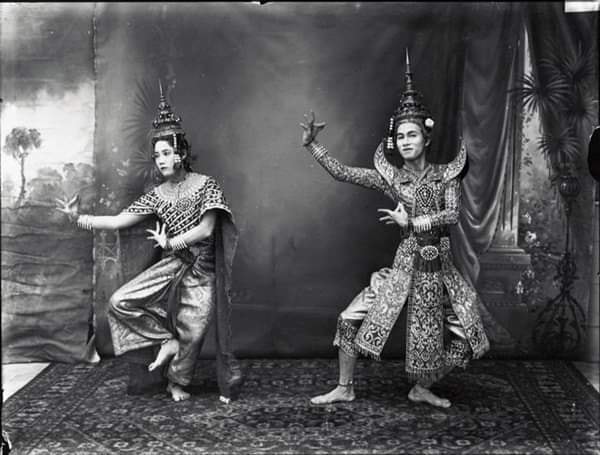 THAILAND 🇹🇭 | Thai dance: ภาพถ่ายท่ารำแม่บทใหญ่ในเครื่องทรงตัวพระ-นาง ตามจารีตสมัยรัชกาลที่ ๖