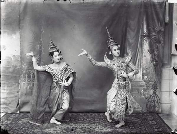 THAILAND 🇹🇭 | Thai dance: ภาพถ่ายท่ารำแม่บทใหญ่ในเครื่องทรงตัวพระ-นาง ตามจารีตสมัยรัชกาลที่ ๖