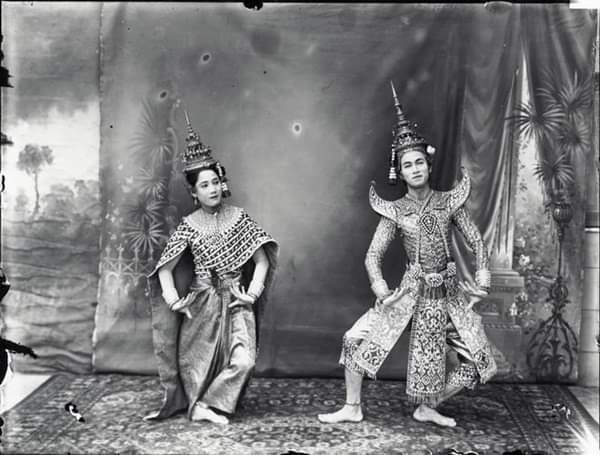THAILAND 🇹🇭 | Thai dance: ภาพถ่ายท่ารำแม่บทใหญ่ในเครื่องทรงตัวพระ-นาง ตามจารีตสมัยรัชกาลที่ ๖