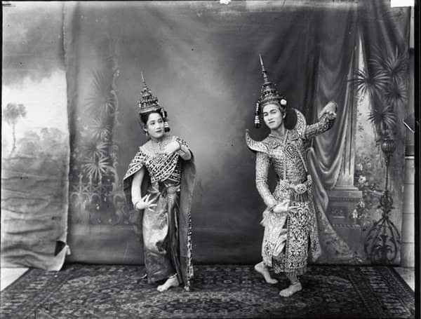 THAILAND 🇹🇭 | Thai dance: ภาพถ่ายท่ารำแม่บทใหญ่ในเครื่องทรงตัวพระ-นาง ตามจารีตสมัยรัชกาลที่ ๖