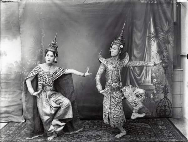 THAILAND 🇹🇭 | Thai dance: ภาพถ่ายท่ารำแม่บทใหญ่ในเครื่องทรงตัวพระ-นาง ตามจารีตสมัยรัชกาลที่ ๖