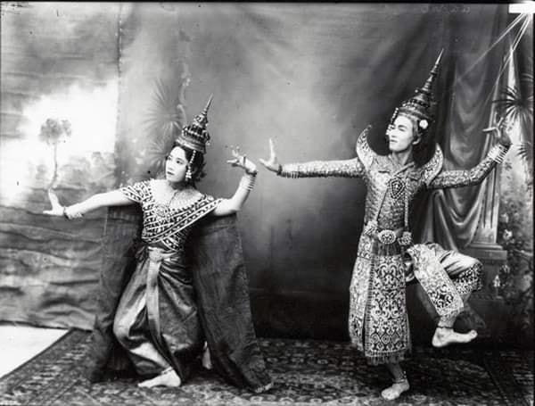THAILAND 🇹🇭 | Thai dance: ภาพถ่ายท่ารำแม่บทใหญ่ในเครื่องทรงตัวพระ-นาง ตามจารีตสมัยรัชกาลที่ ๖