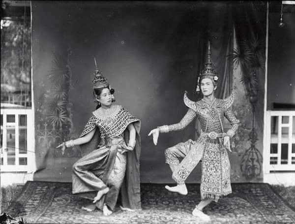 THAILAND 🇹🇭 | Thai dance: ภาพถ่ายท่ารำแม่บทใหญ่ในเครื่องทรงตัวพระ-นาง ตามจารีตสมัยรัชกาลที่ ๖