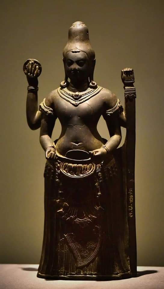 Vishnu bronze sculpture Lopburi style around 12th century Exhibition on National museum Bangkok Thailand ©Doc Frankfurt