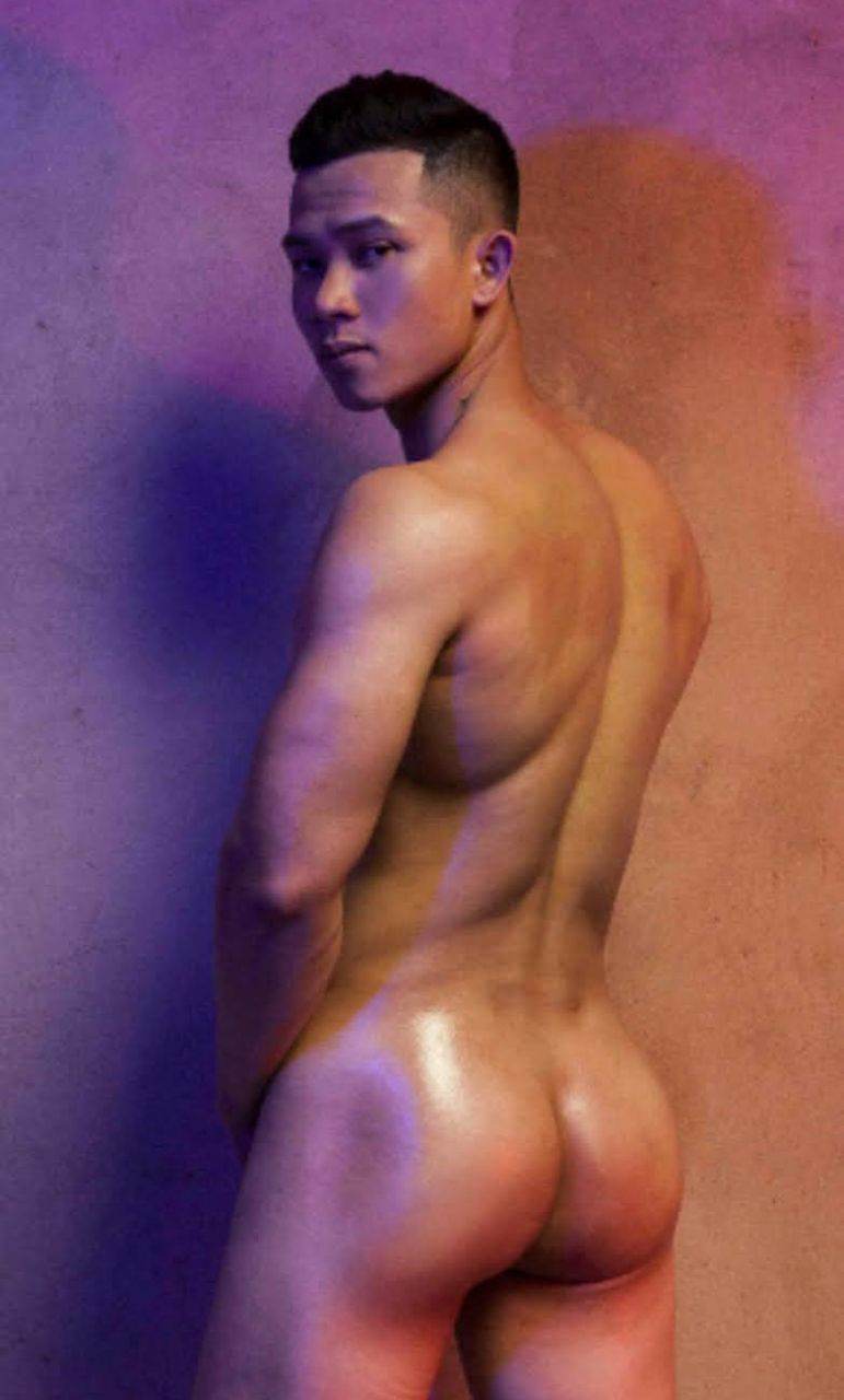 หนุ่มหล่อขึ้นปก 955.6