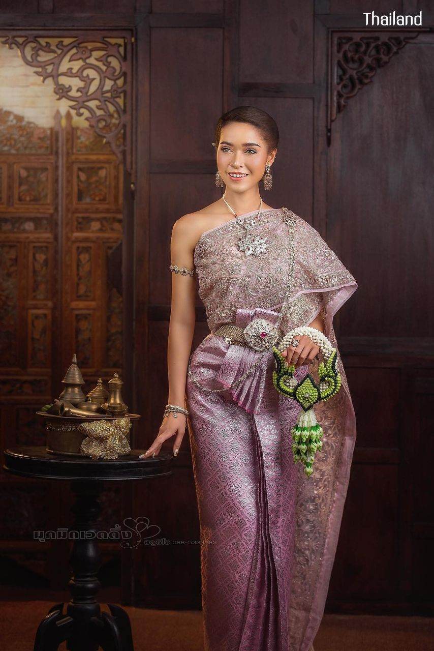 THAI WEDDING DRESS ( The sbai in Thai dress) | THAILAND 🇹🇭