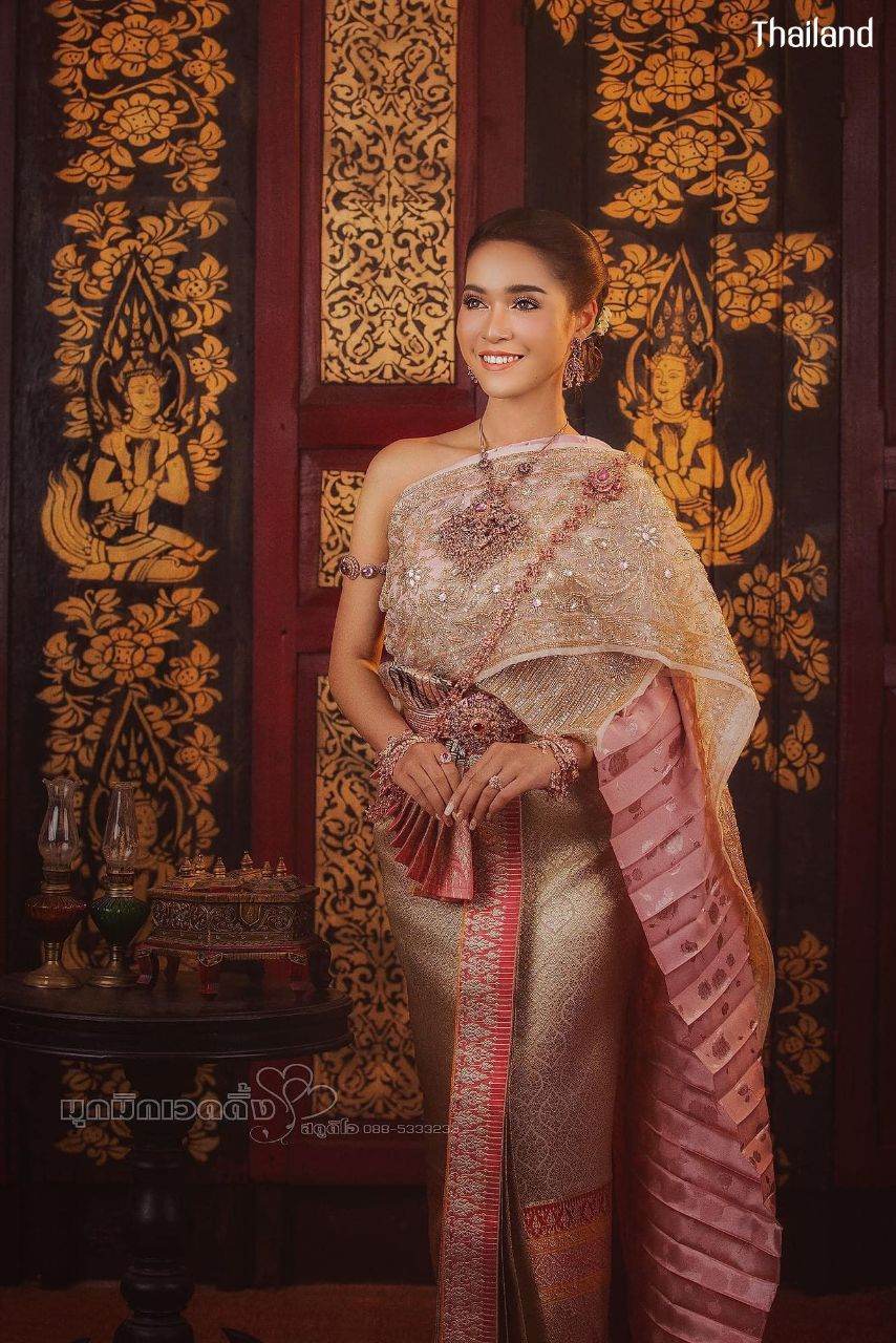THAI WEDDING DRESS ( The sbai in Thai dress) | THAILAND 🇹🇭