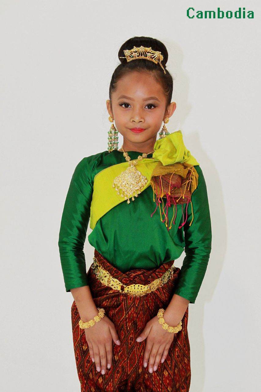 Cambodia traditional outfit from Longvek Era 🇰🇭