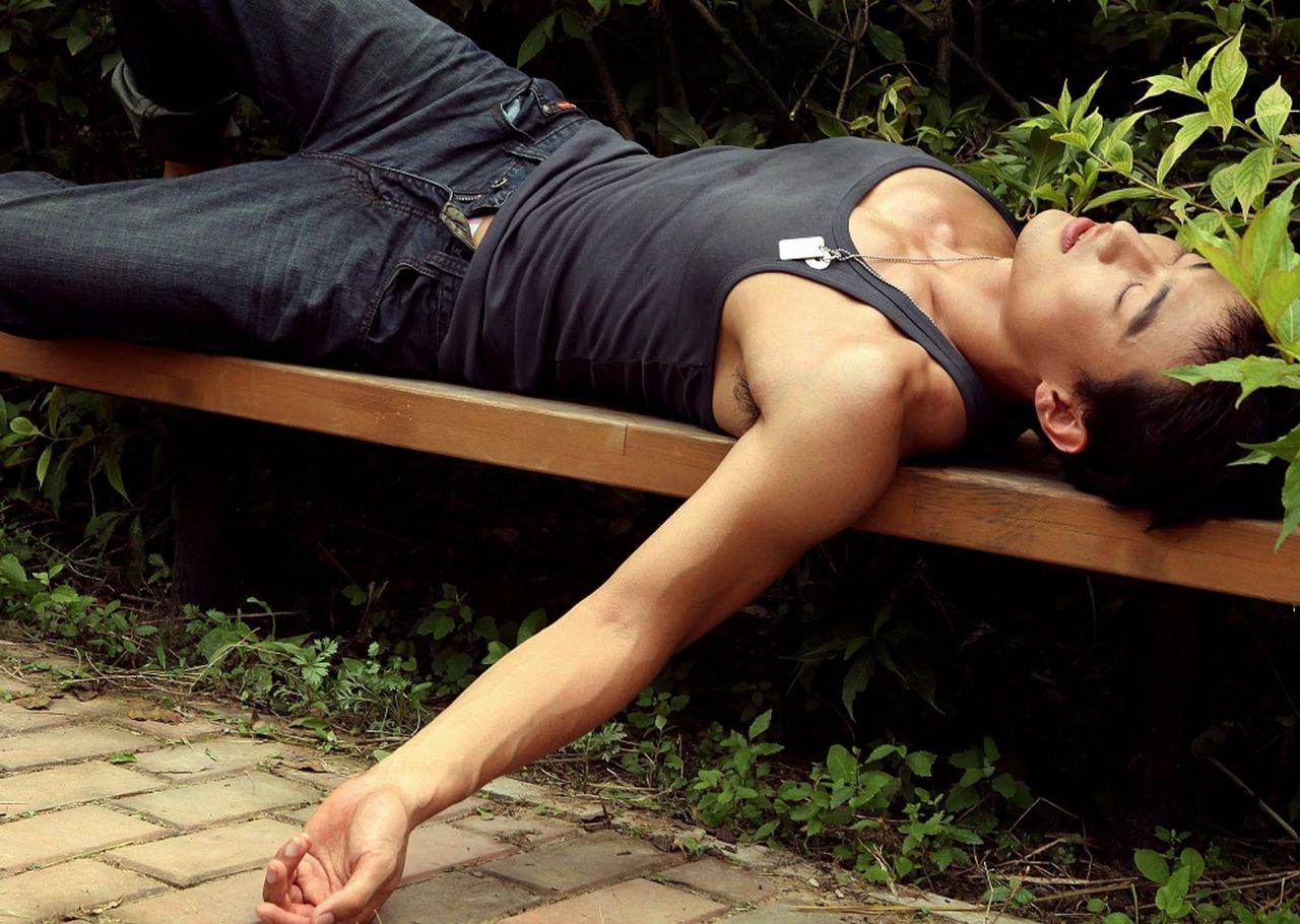 หนุ่มหล่อขึ้นปก 965