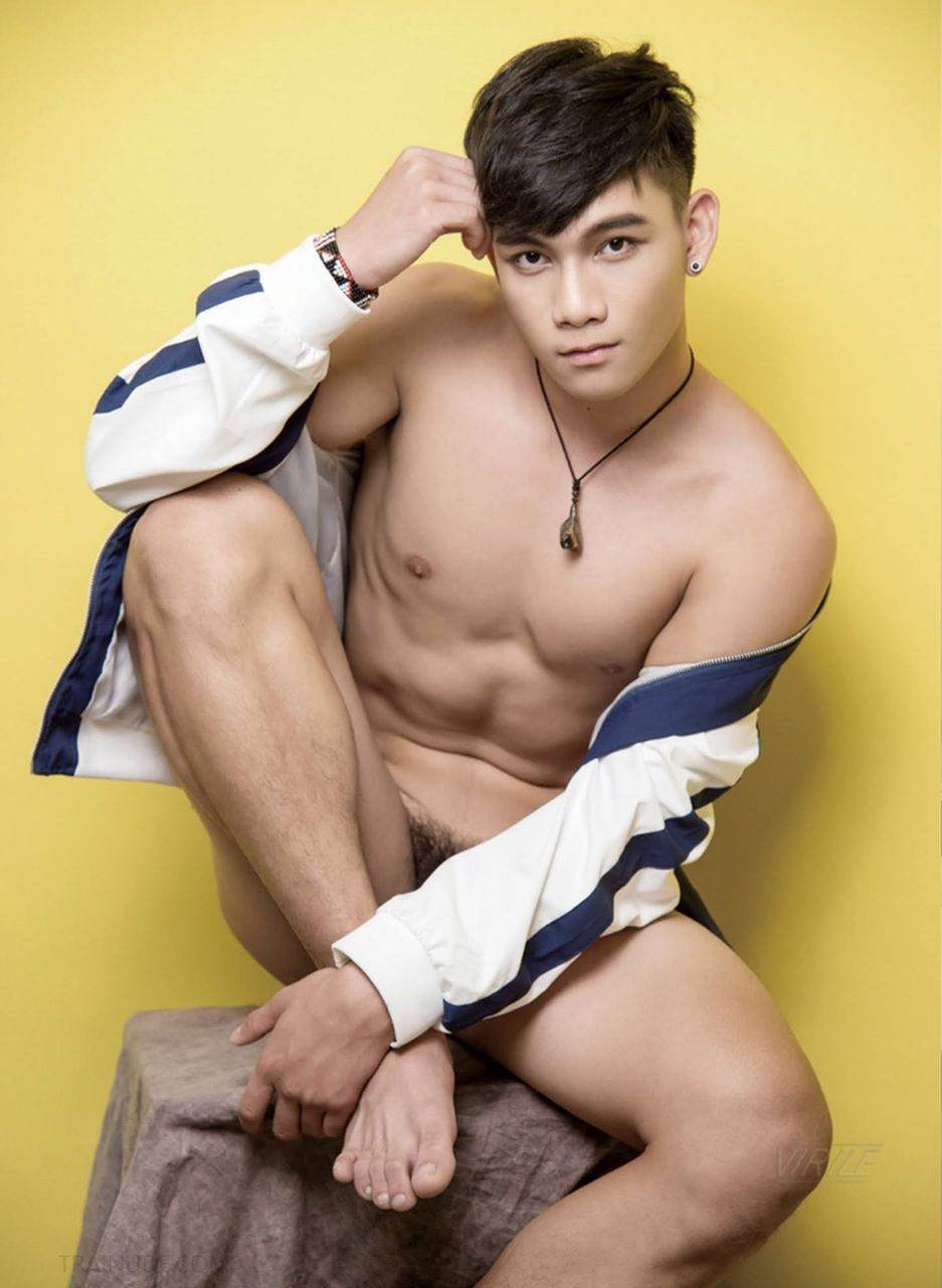 หนุ่มหล่อขึ้นปก 966