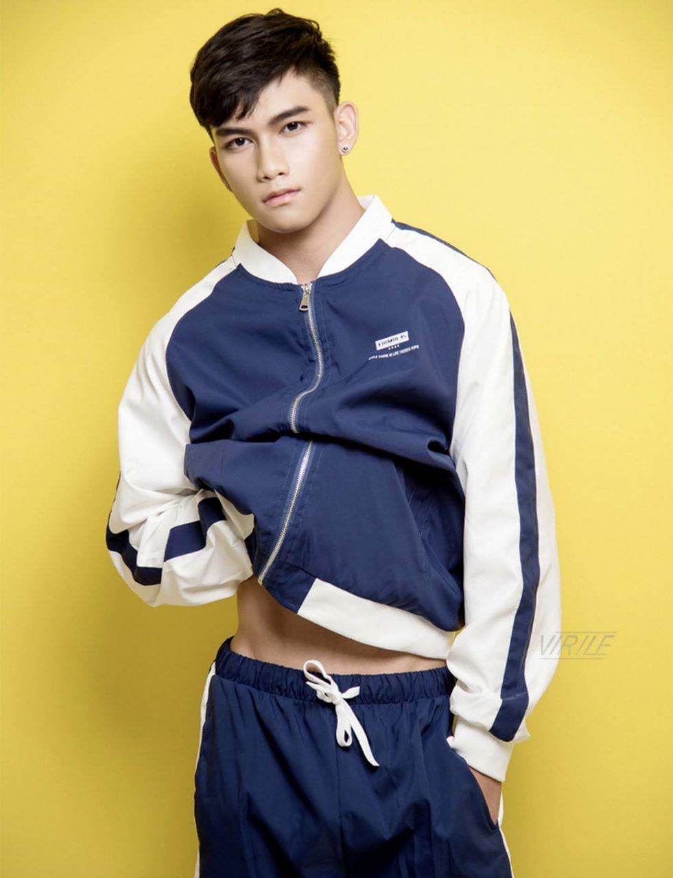 หนุ่มหล่อขึ้นปก 966