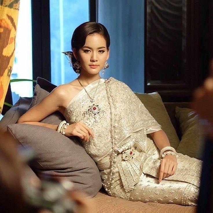 ชุดไทยจักรพรรดิ