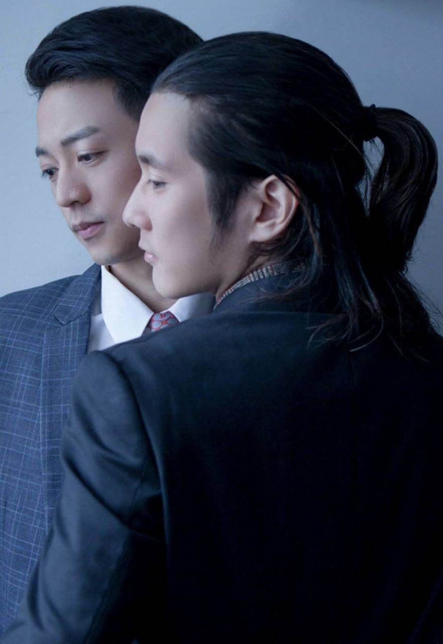 หนุ่มหล่อขึ้นปก 953.7