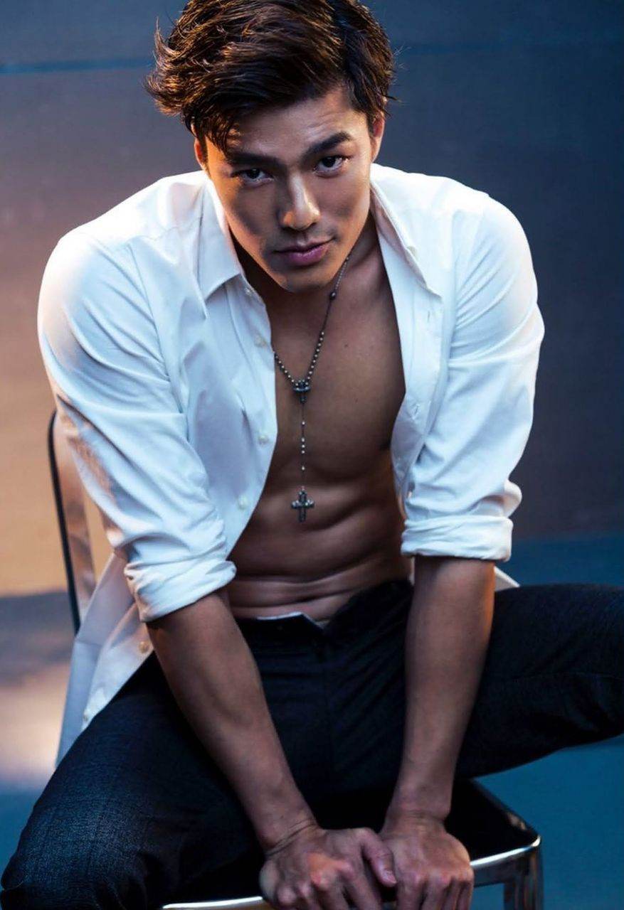 หนุ่มหล่อขึ้นปก 968