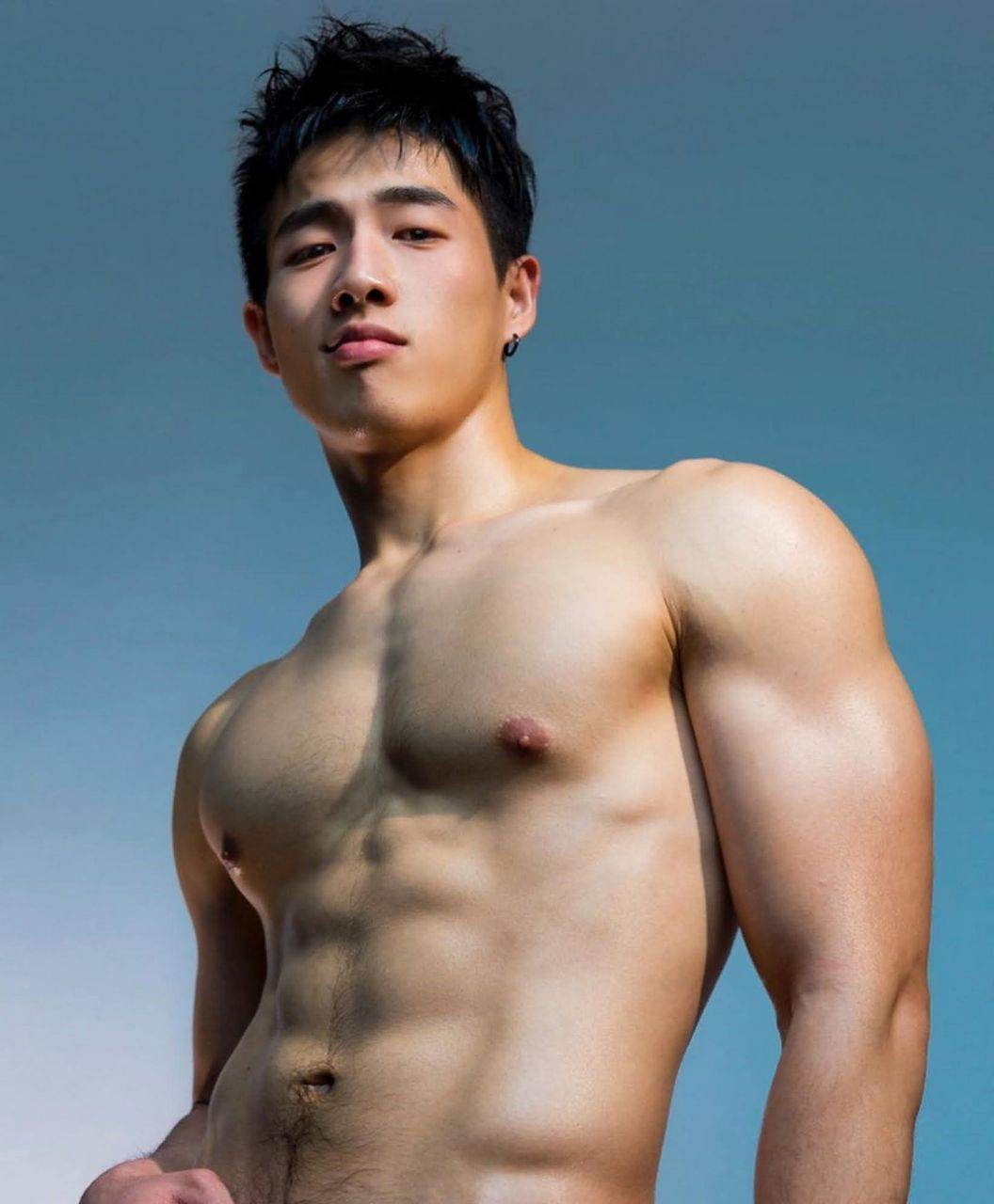 หนุ่มหล่อขึ้นปก 968