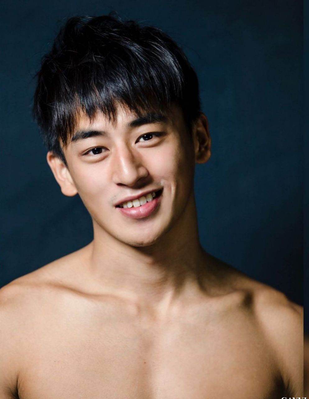 หนุ่มหล่อขึ้นปก 969