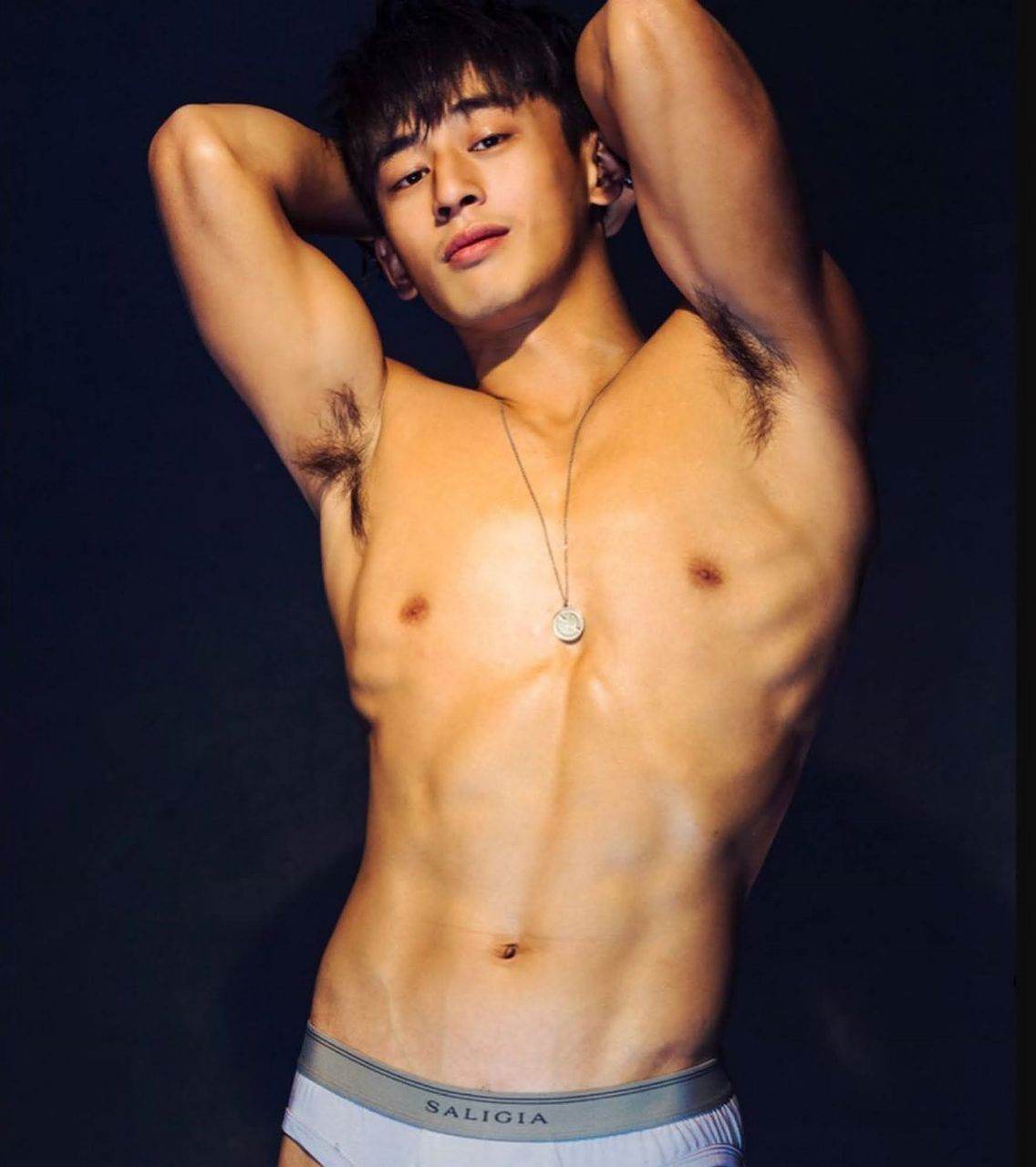 หนุ่มหล่อขึ้นปก 969