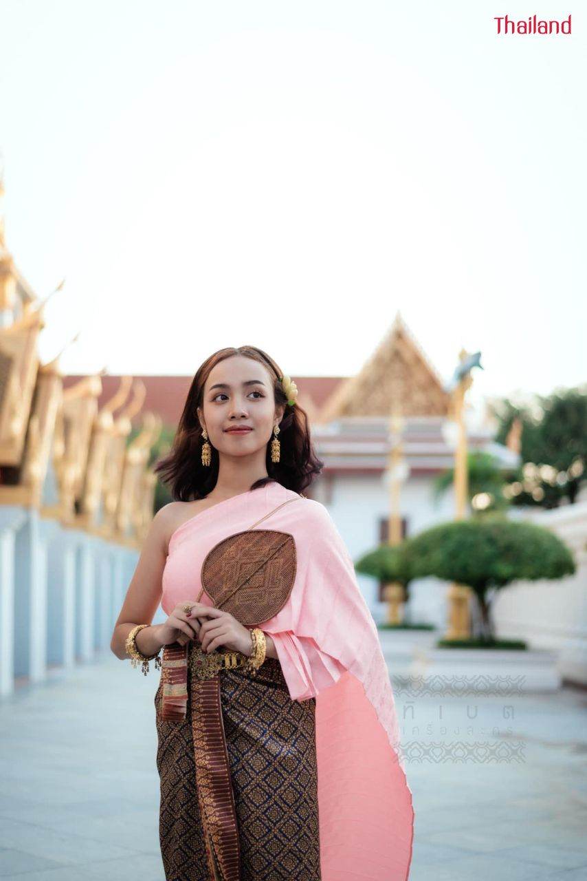 The Sbai, Thai dress (สไบ-ชุดไทย) | THAILAND 🇹🇭