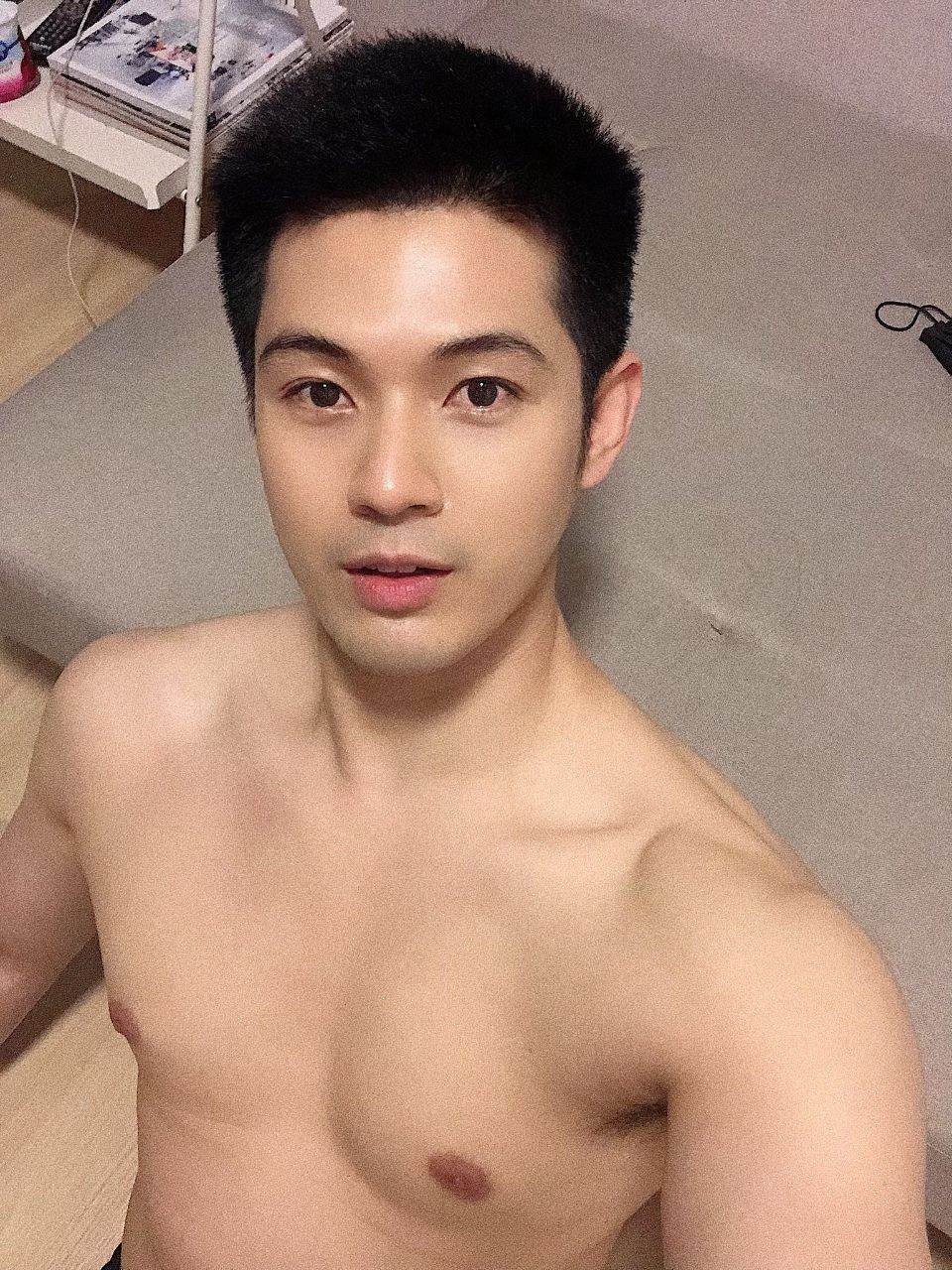 ถอดโชว์เรือนร่าง 2707