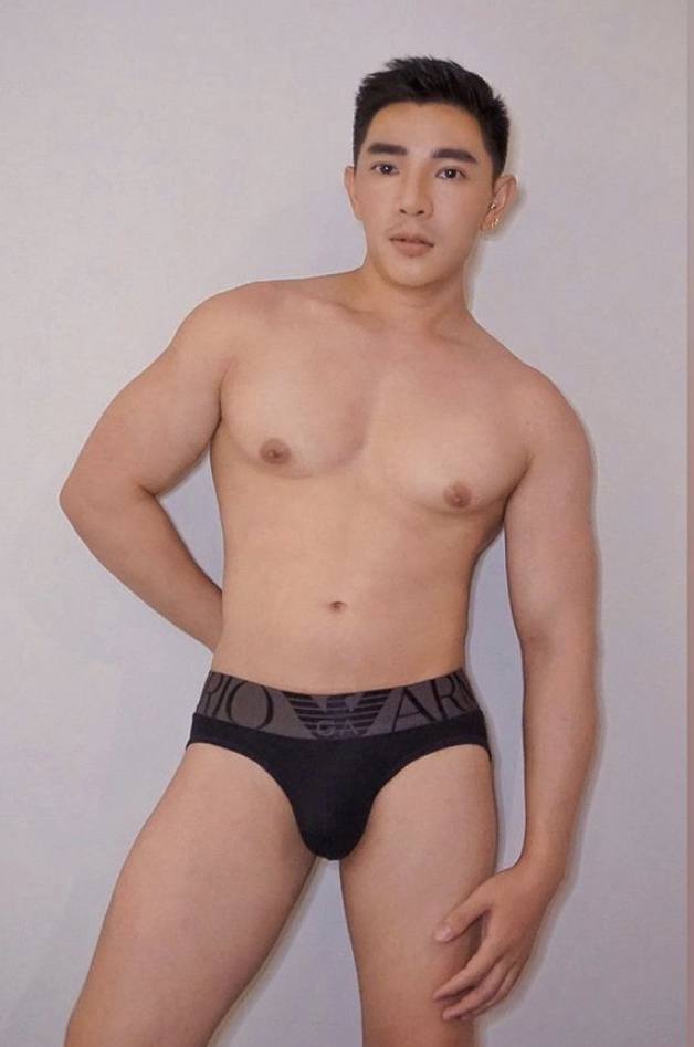 ผู้ชาย นมสวย {20}