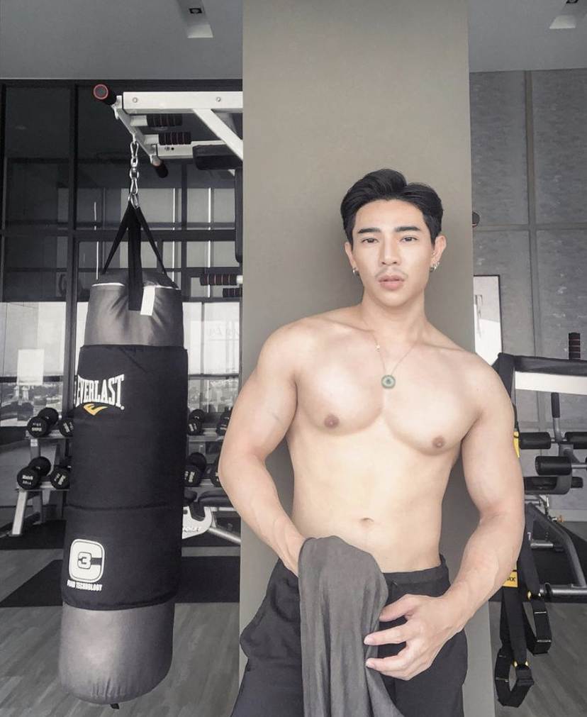 ผู้ชาย นมสวย {20}