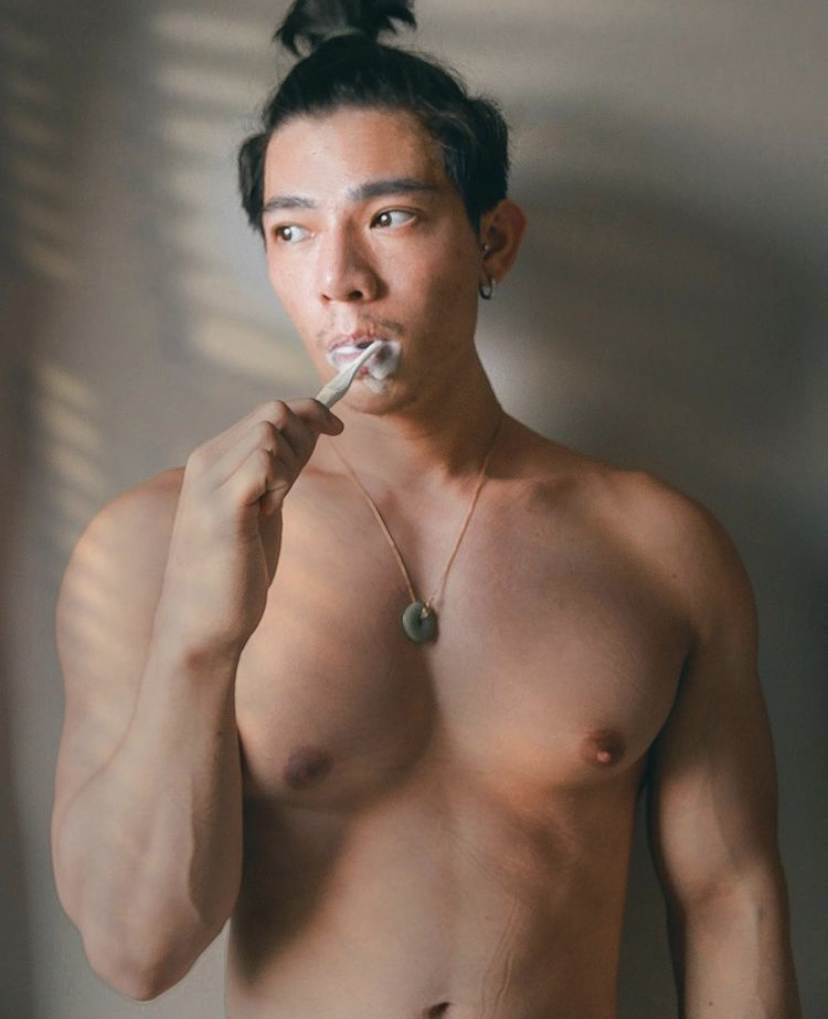 ผู้ชาย นมสวย {20}