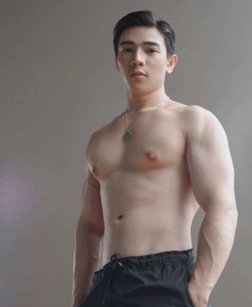 ผู้ชาย นมสวย {20}