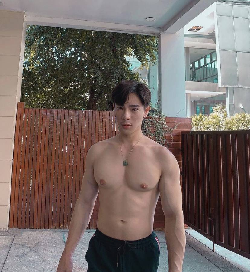 ผู้ชาย นมสวย {20}