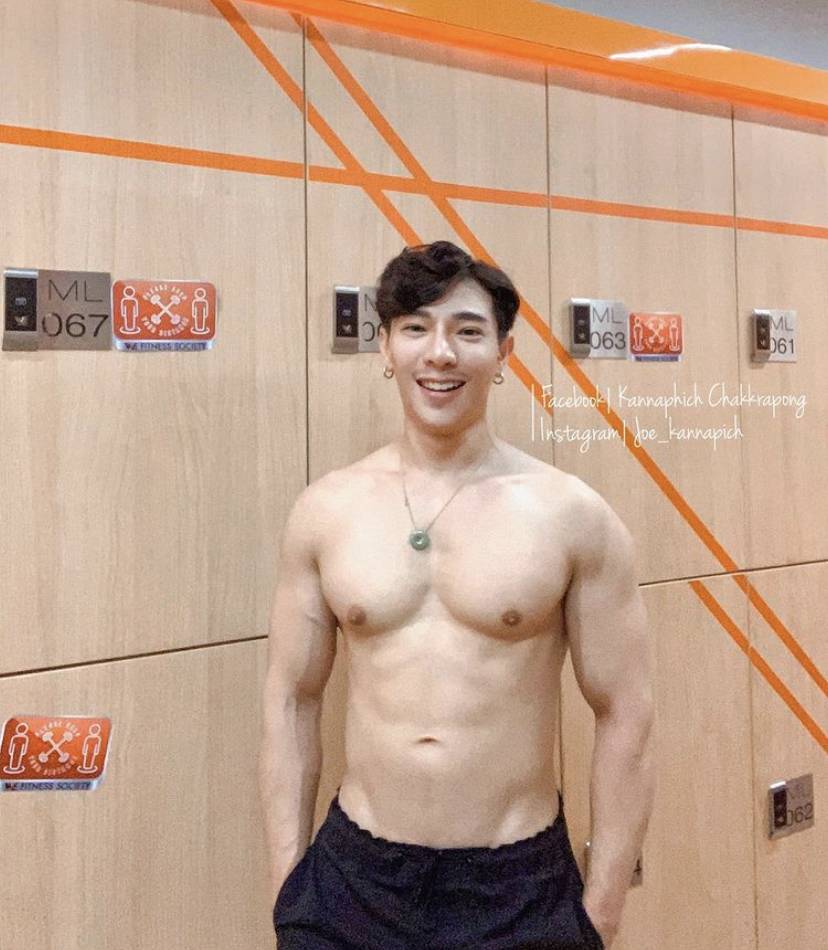 ผู้ชาย นมสวย {20}