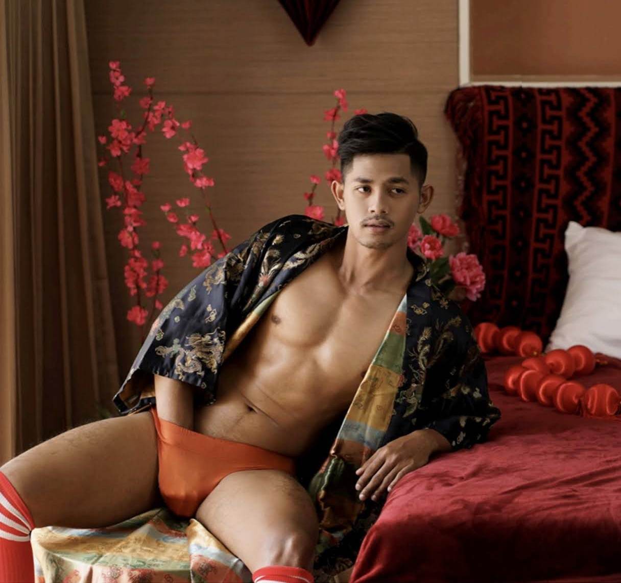 หนุ่มหล่อขึ้นปก 974