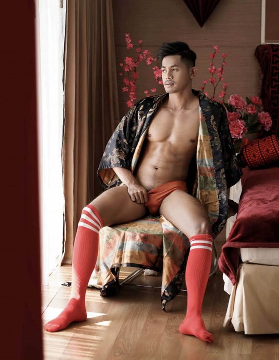 หนุ่มหล่อขึ้นปก 974