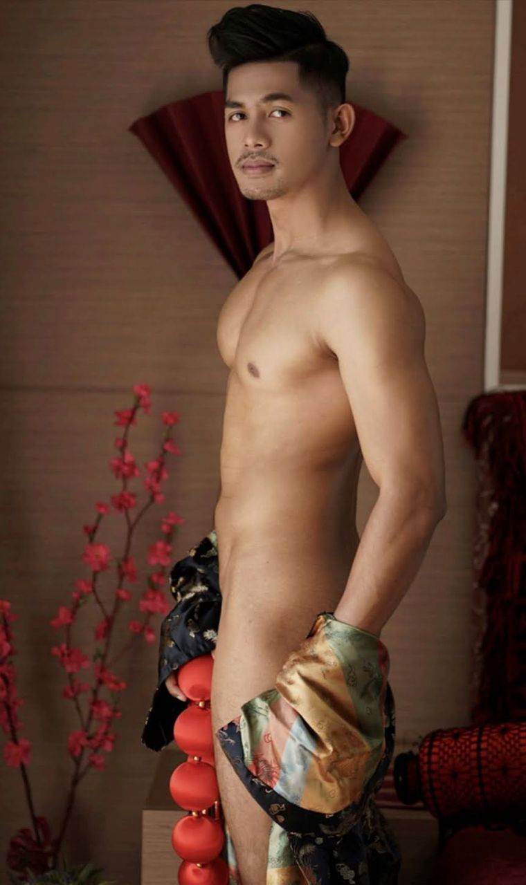 หนุ่มหล่อขึ้นปก 974