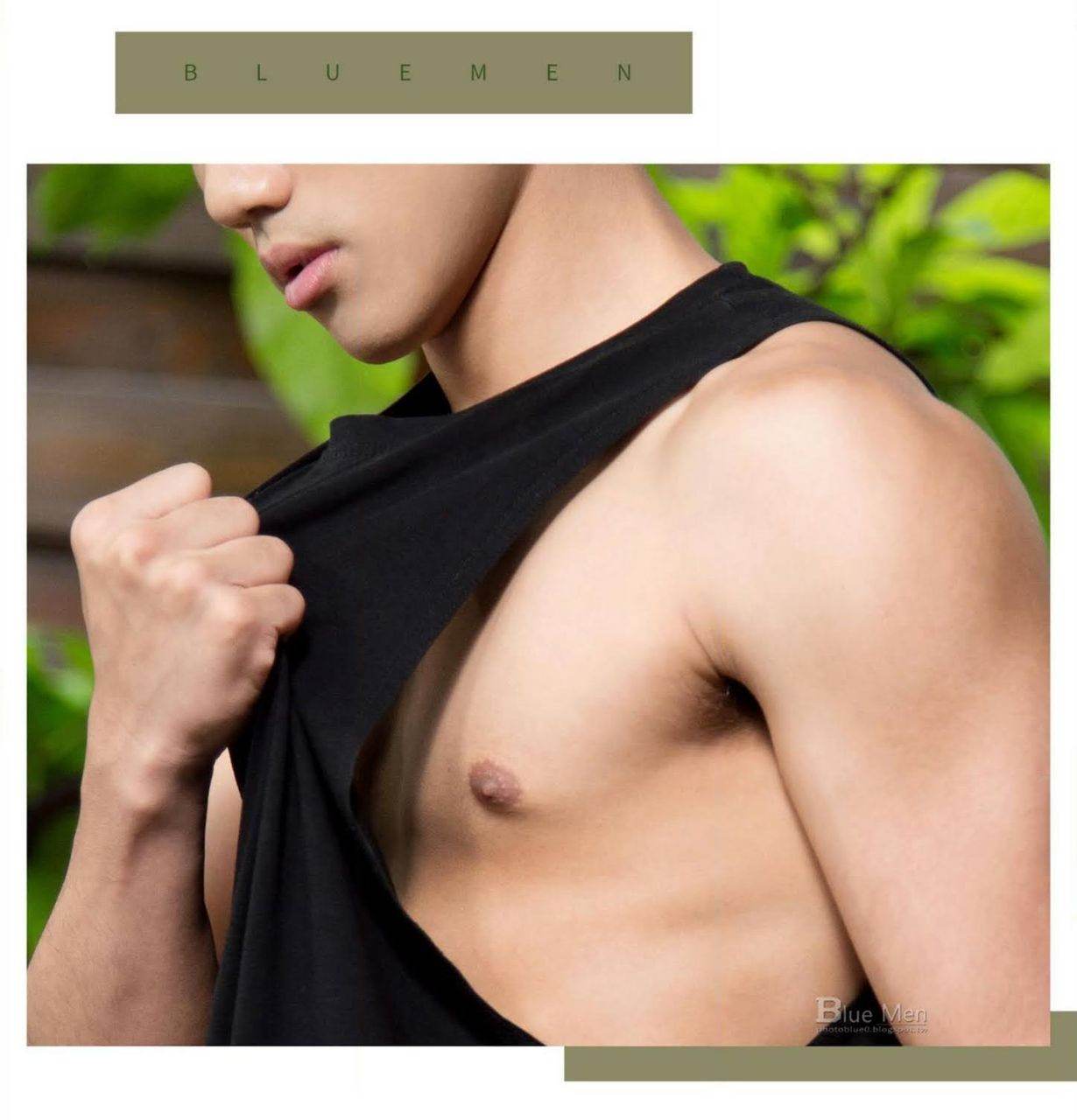 หนุ่มหล่อขึ้นปก 977