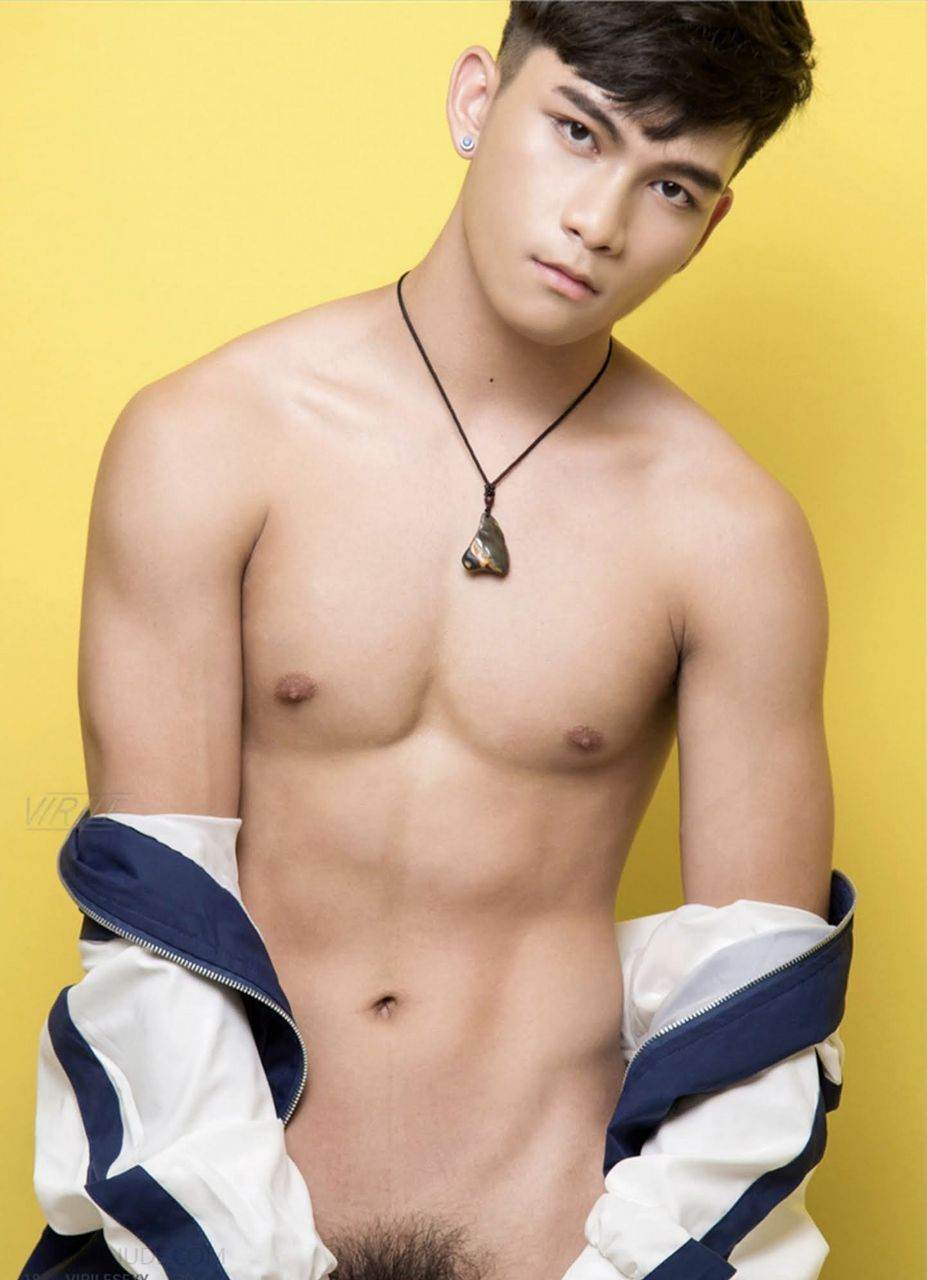 หนุ่มหล่อขึ้นปก 966.2