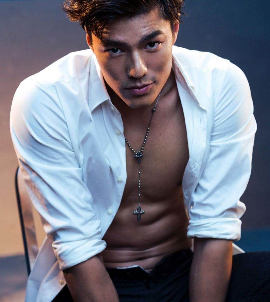 หนุ่มหล่อขึ้นปก 968.1