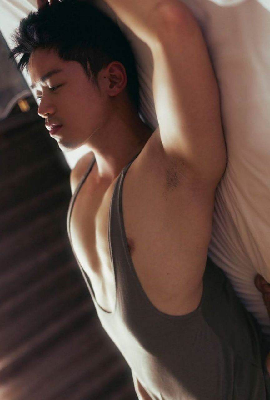 หนุ่มหล่อขึ้นปก 969.1