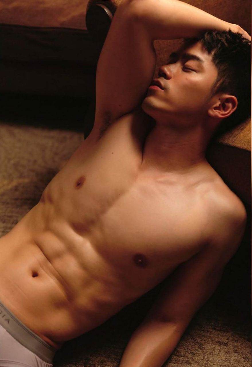 หนุ่มหล่อขึ้นปก 969.1