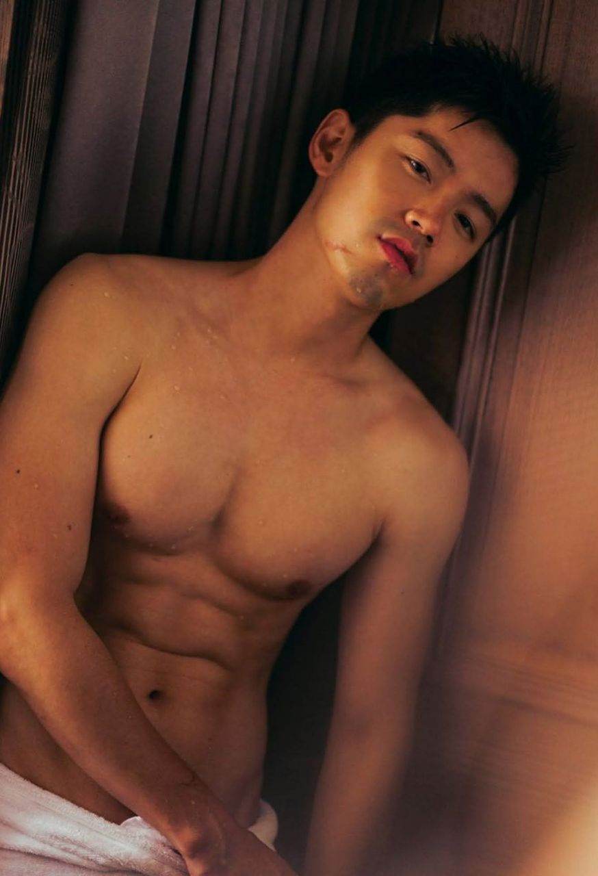 หนุ่มหล่อขึ้นปก 969.1
