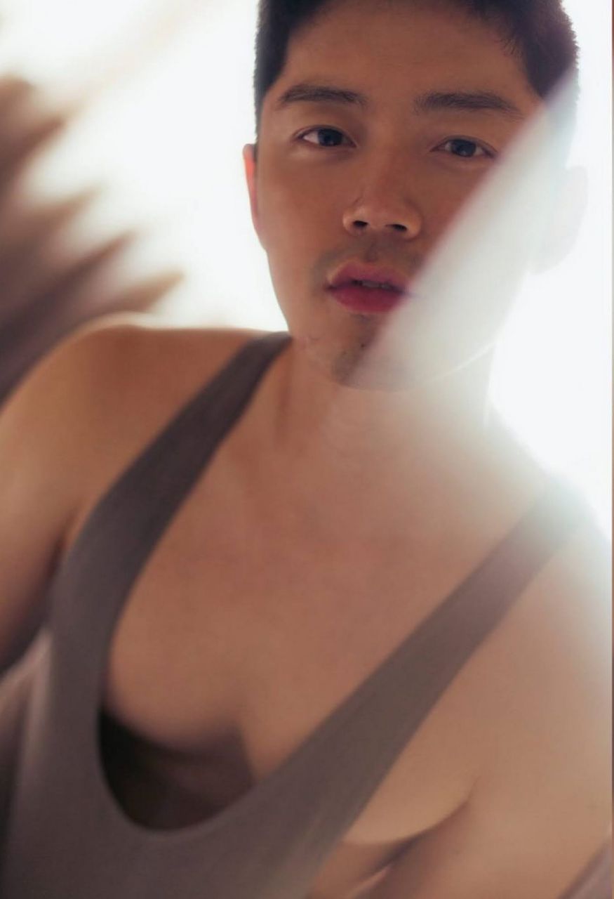 หนุ่มหล่อขึ้นปก 969.1